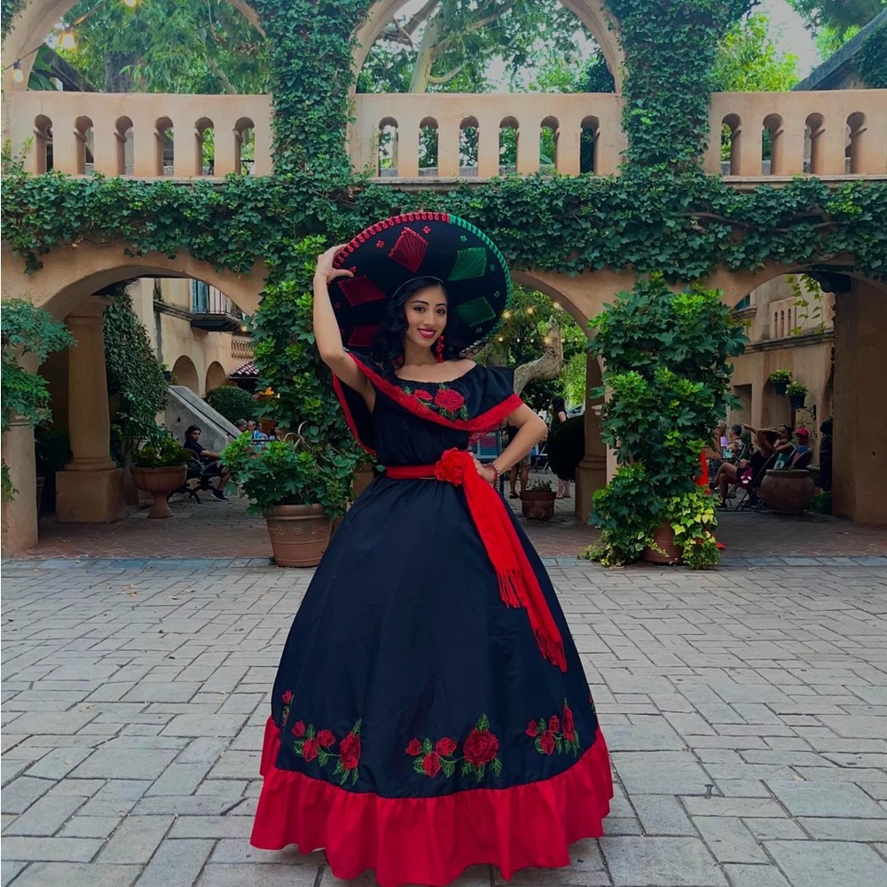 Mexican Dress - Picture 3 of 7